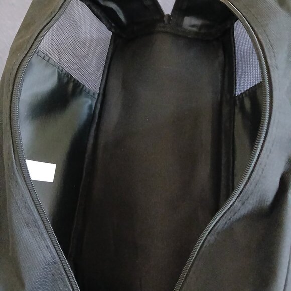 Toiletry bag Hilton Garden Inn size: 15" x 6" x 5" New - Picture 5 of 6